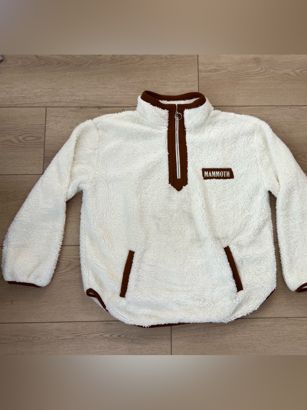 Mammoth ski Avalon Cream Sherpa Pullover with Brown Trim
